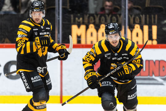 Skellefteås Jonathan Johnson jublar