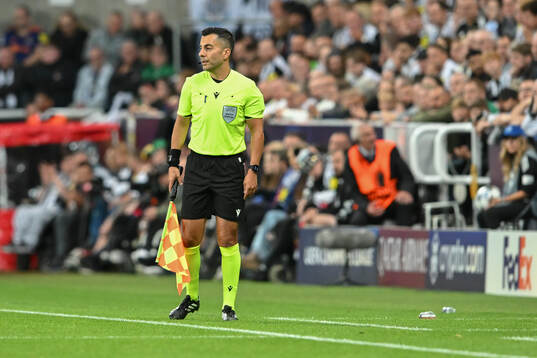 Assistant referee Mahbod Beigi