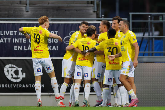 Falkenbergs Nils Bertilsson jublar