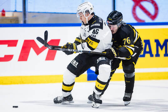 Västerås Svante Sjödin och AIKs Erik Aterius