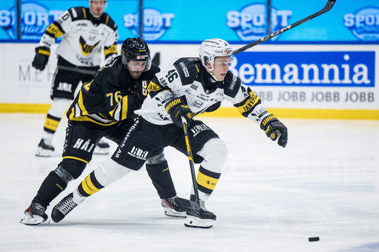 AIKs Erik Aterius  och Västerås Svante Sjödin