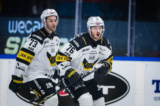 Västerås Oskar Kvist jublar