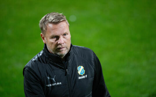 Nosabys tränare Jonas Andersson i matchen i div. 2 mellan