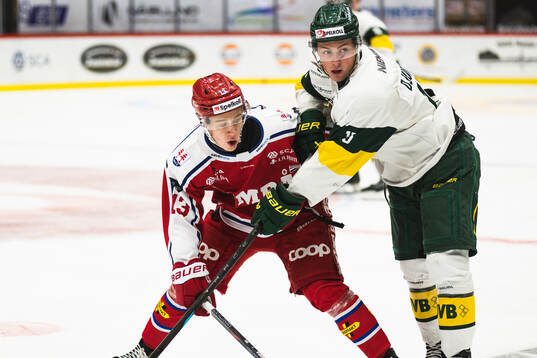 Timrås Axel Carnbro och Björklövens Rasmus Becker
