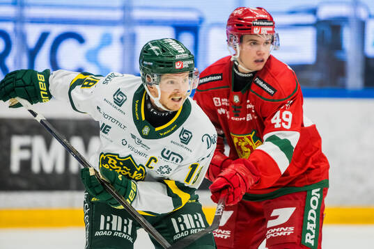 Björklövens Axel Ottosson och Moras Joel Olerot