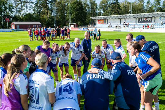 IFK Norrköpings spelare jublar