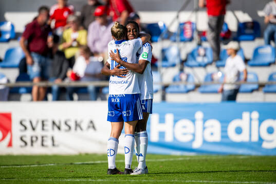 IFK Norrköpings Jessica Wik och Maya Aliyah Antoine jublar