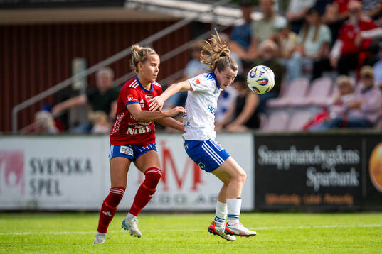 Vittsjös Ilona Walta och IFK Norrköpings Carrie Jones