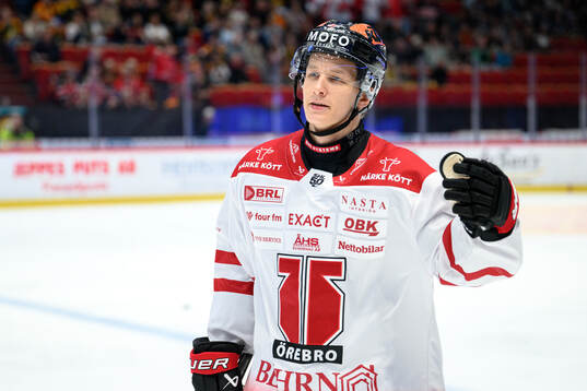 Örebros Patrik Puistola jublar