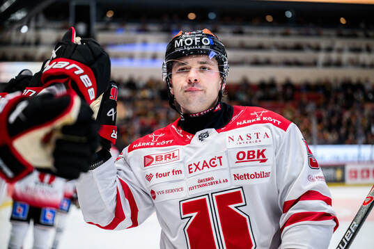 Örebros David Quenneville jublar