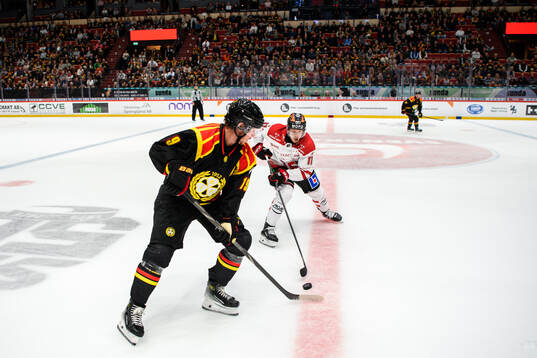 Brynäs Nicklas Bäckström och Örebros Kalle Kossila