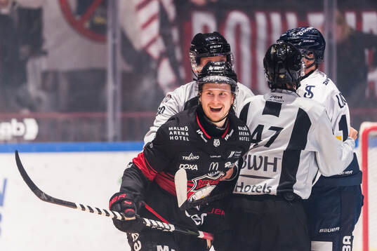 Malmö Redhawks Lauri Pajuniemi jublar