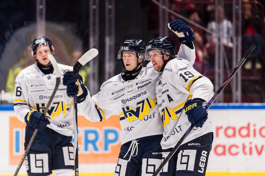 HV71s Aleksi Heponiemi jublar