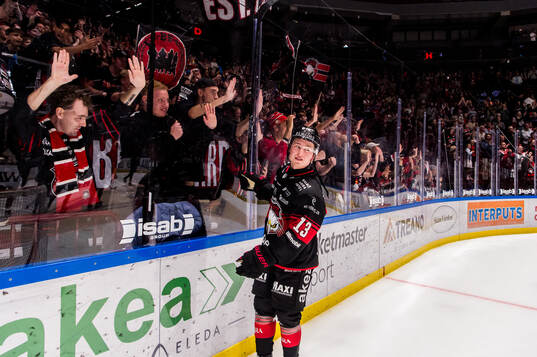 Malmö Redhawks Petter Vesterheim jublar