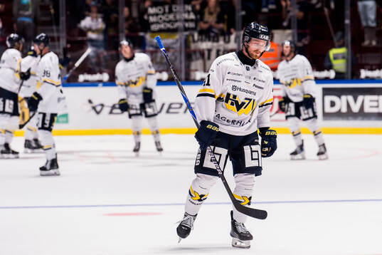 HV71s Riley Woods deppar
