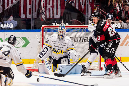 HV71s målvakt Lassi Lehtinen och Malmö Redhawks Thomas