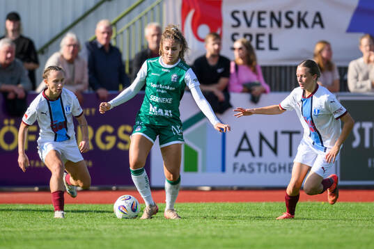 Malmö FFs Miljana Ivanovic , Alingsås Julia Elvbo och