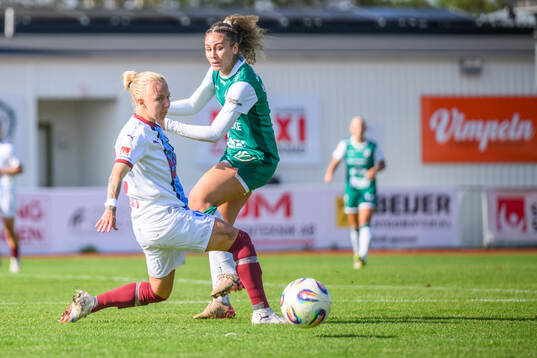 Malmö FFs Nathalie Hoff Persson och Alingsås Julia Elvbo
