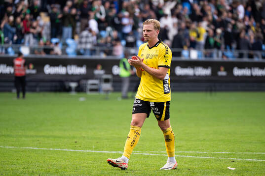 Elfsborgs Per Frick tackar supportrarna