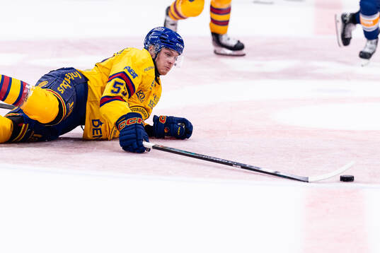 Djurgårdens David Blomgren faller