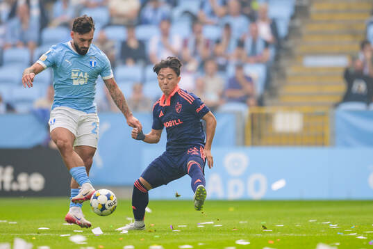 Malmö FFs Sead Haksabanovic och Djurgårdens Nino Zugelj