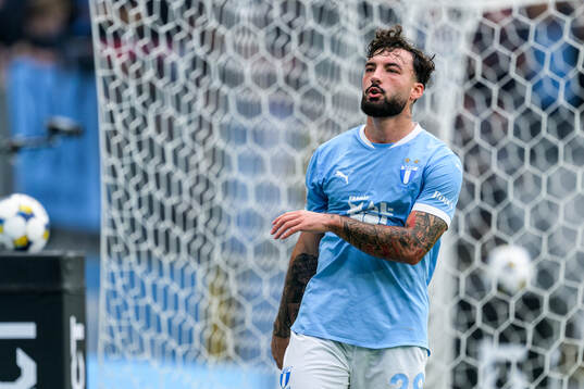 Malmö FFs Sead Haksabanovic deppar