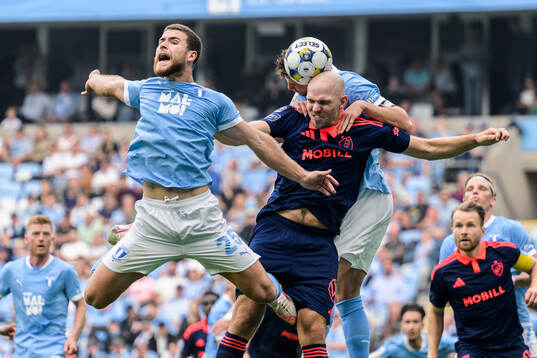 Malmö FFs Gabriel Busanello och Hugo Bolin och