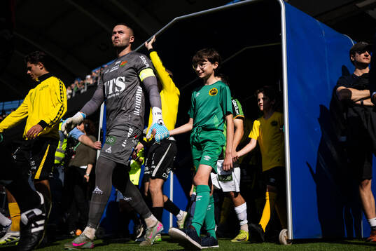 GAIS målvakt Mergim Krasniqi gör entré