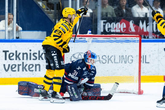 Skellefteås Oscar Lindberg jublar