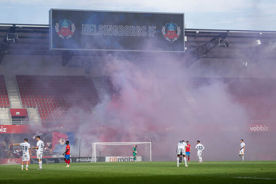 Matchen avbryts pga av rök