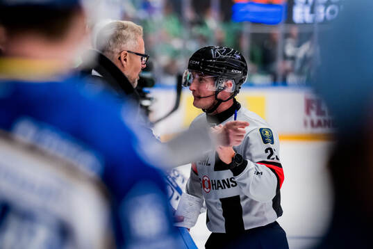 Leksands tränare Johan Hedberg och Domare Alexander