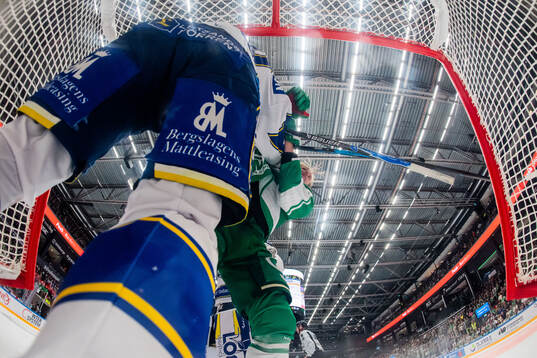 Rögles Linus Sandin i bråk med Leksands Anton Johansson