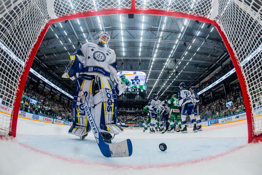 Leksands målvakt Marcus Gidlöf deppar