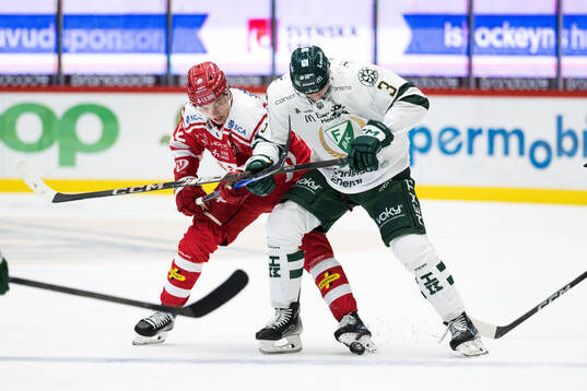 Timrås Linus Eriksson och Färjestads Ronald Knot
