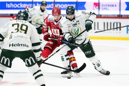 Timrås Linus Eriksson och Färjestads Ronald Knot