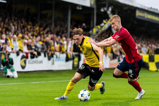 Mjällbys Jeppe Kjaer och Östers Daniel Ask