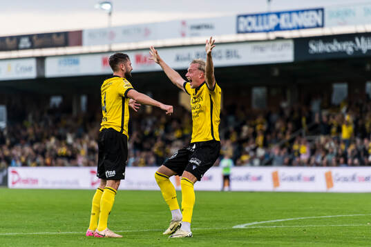 Bläddra bland fler bilder av Fotboll, Allsvenskan, Mjällby - Öster