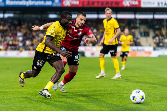 Mjällbys Uba Charles Nwokoma och Östers Vladimir Rodic