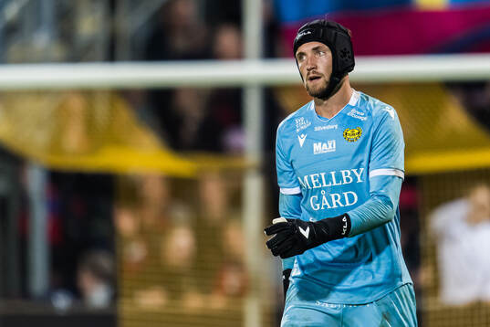 Mjällbys målvakt Noel Törnqvist deppar