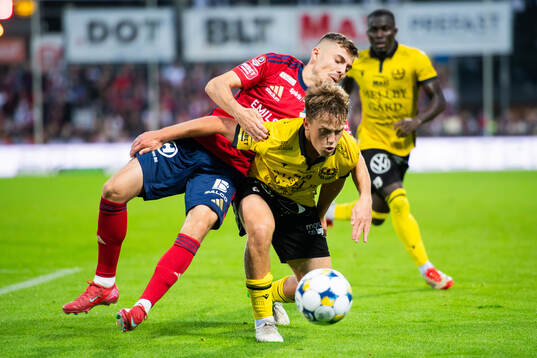 Östers IFs Anssi Suhonen och Mjällby AIFs Ludwig
