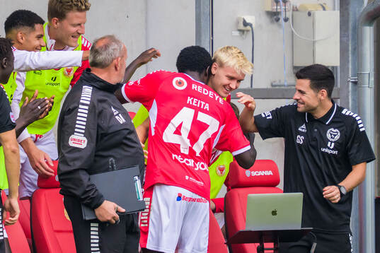 Kalmars Aboubacar Keita jublar och Carl Gustafsson jublar