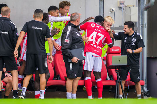 Kalmars Aboubacar Keita jublar och Carl Gustafsson jublar