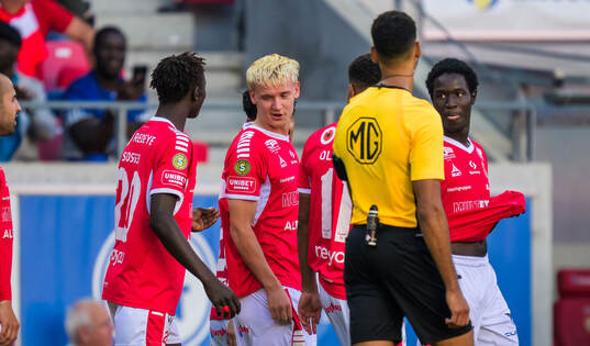 Kalmars Carl Gustafsson jublar