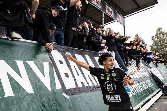 Örebros Hasan Dana jublar