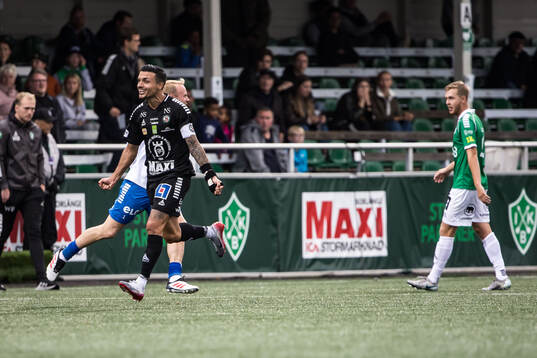 Örebros Antonio Yakoub jublar
