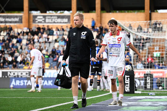 Degerfors Kazper Karlsson utgår skadad