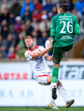 Degerfors Daniel Sundgren och målvakt Matvei Igonen