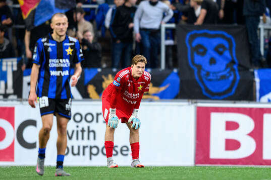 Sirius målvakt David Celic deppar