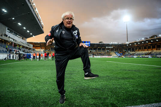 Degerfors lagledare Stig "Stisse" Ekman jublar