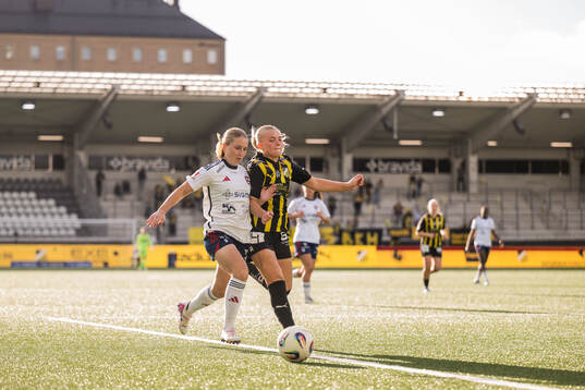Rosengårds Hanna Andersson och Häckens Matilda Nildén